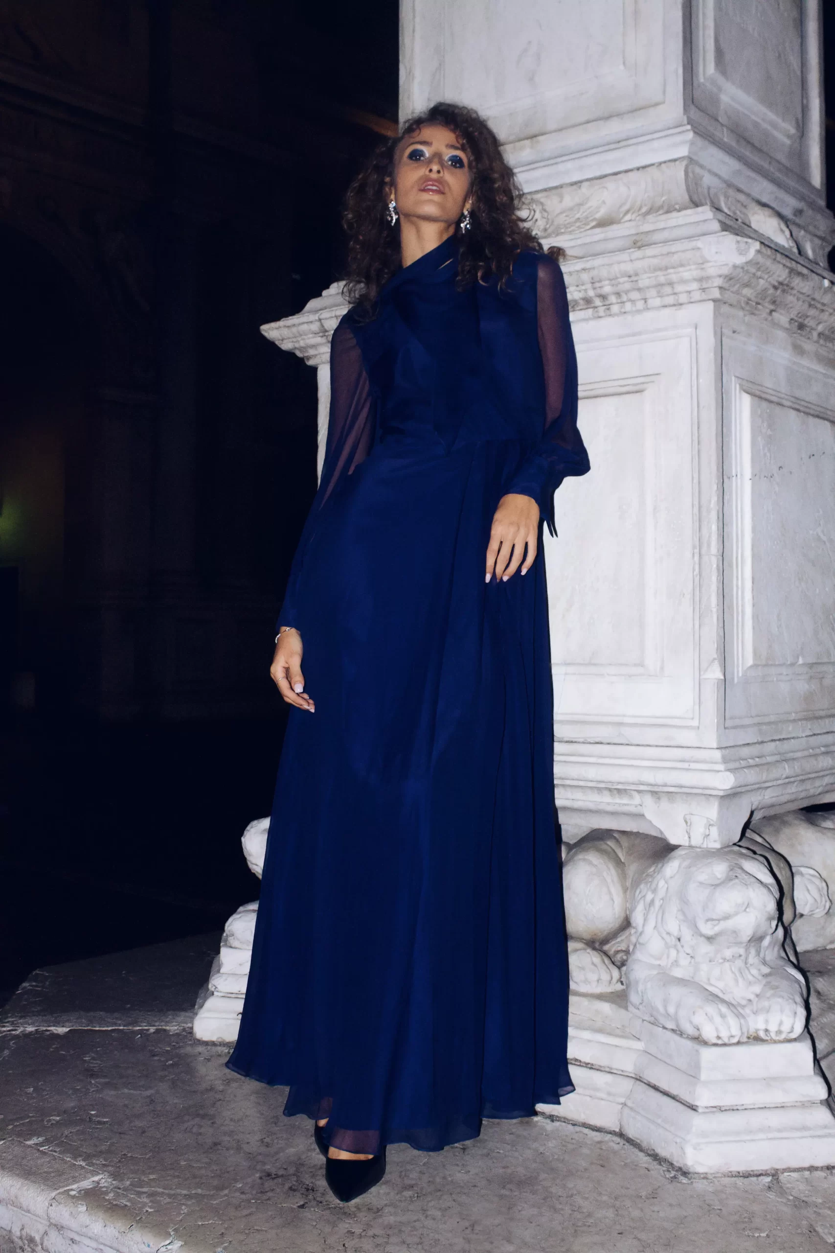 abito cerimonia blu con maniche abito cerimonia blu con maniche